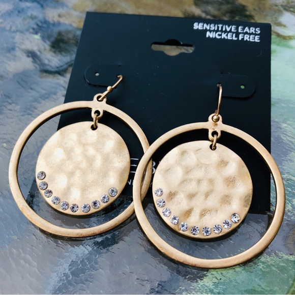 LB Gold Hammered Embellished Necklace Matching Earrings - Picture 4 of 9